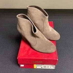 Carlos Santana Women’s Brooky Western Style Ankle Booties size 8